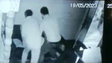 Noida Security guard thrashed, Security guard baeten by 2 men over parking dispute in Sector 70, vir