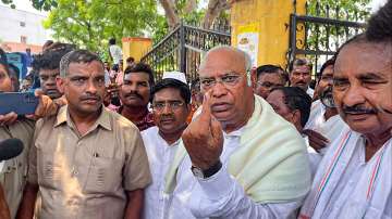 'Janata Janardhan': Mallikarjun Kharge reacts after party looks set to wrest Karnataka from BJP
