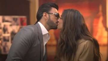 Deepika Padukone giggles as Ranveer Singh pays unexpected visit