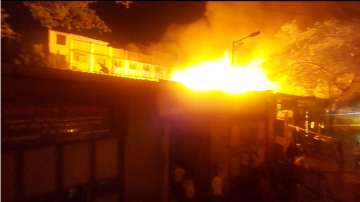  Massive fire breaks out at a warehouse in Pune