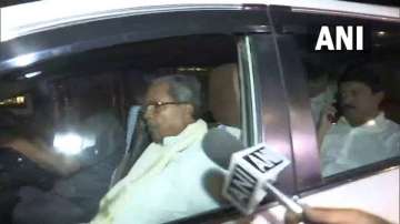 Siddaramaiah chooses to remain silent after meeting AICC top brass in Delhi