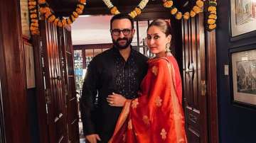 Saif Ali Khan turns photographer for wife Kareena Kapoor 