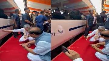 Both BJP leaders were seen chatting about the technologies used in Vande Bharat train