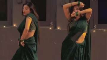 Girl dances in saree to Laga Laga Re