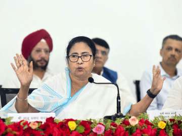 ‘Sort out over tea and biscuits’: Mamata to AAP, Cong