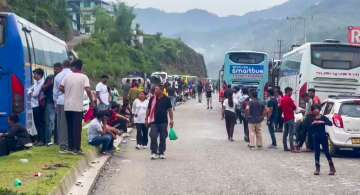 Heavy traffic on national highways due to landslides