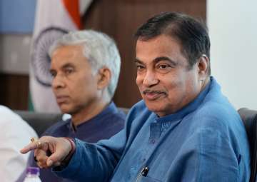 Gadkari bats for minimum government's involvement in any project