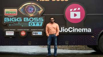 Bigg Boss OTT 2 Grand Launch: Salman Khan looks handsome as he arrives in style on sets