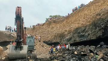 Dhanbad coal mine collapse, coal mine collapses in jharkhand, 3 dead in mine collapse, bharat Coking