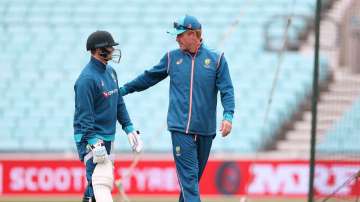 Australia cricket head coach Andrew McDonald with Steve Smith