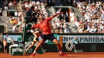 Novak Djokovic reaches fourth round in French Open 2023