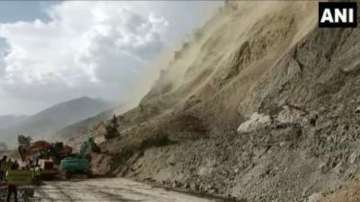 Shooting stones, landslide disrupt vehicular movement on Jammu-Srinagar national highway | DETAILS 