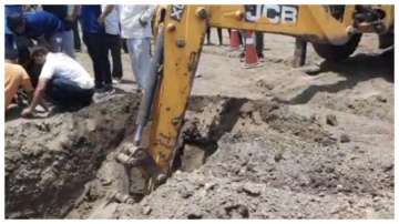 Gujarat: Toddler who fell into borewell in Jamnagar dies, body recovered