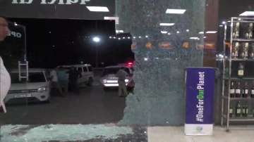 Gurugram wine shop open fire, gurugram crime news, two people open fired at wine shop, death toll in