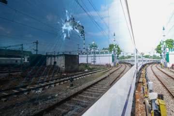 Stones pelted at Vande Bharat train in HP's Una