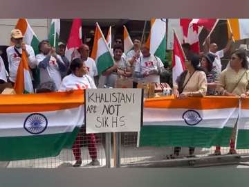The Indian diaspora community waived the Tricolour to counter Khalistani protests