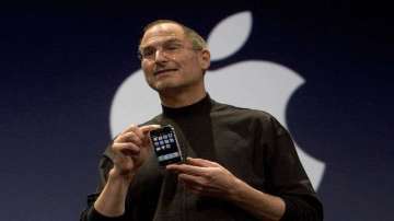 Apple iPhone, auction, iphone auction, trending, steve jobs, tech news