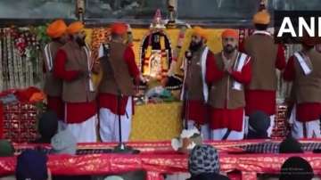 Jammu and Kashmir: 'Aarti' performed inside Baba Barfani's 'Darbaar' at Amarnath Cave Shrine | WATCH