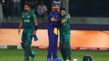 Virat Kohli with Pakistan Players