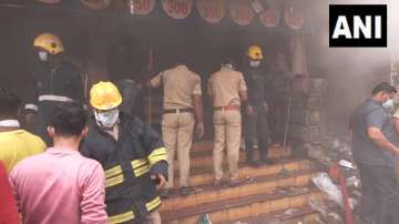 Telangana: Massive fire breaks out in Secunderabad; 3 shops gutted in Pallika Bazar