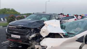 Punjab multiple cars collided, cars collided with each other bathinda Chandigarh National Highway, S