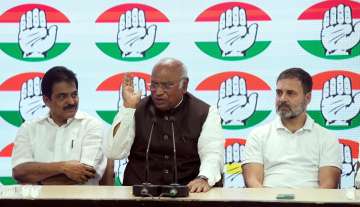 Rahul Gandhi along with Mallikarjun Kharge