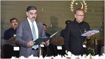 Pakistan caretaker PM Anwaar-ul-Haq Kakar taking the oath on August 14.