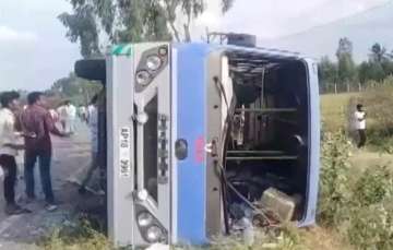 A bus was overturned during a clash between TDP and YSRCP workers in Annamayya