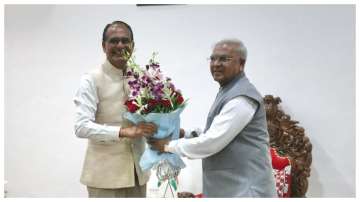Madhya Pradesh Chief Minister Shivraj Singh Chouhan met Governor  Mangubhai Patel 