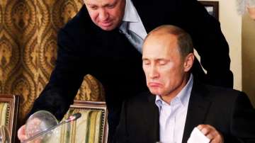 Russia: Wagner chief Yevgeny Prigohzin with President Vladimir Putin 
