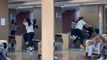 girl students indulge in ugly spat