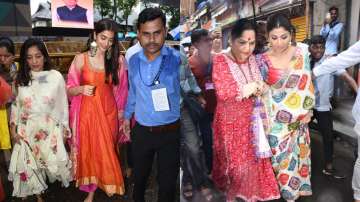 Bollywood celebs at Lalbaugcha Raja