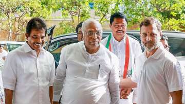 Congress President Mallikarjun Kharge, party leaders Rahul Gandhi, KC Venugopal and Nana Patole