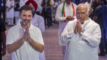 Congress President Mallikarjun Kharge and party leader Rahul Gandhi during I.N.D.I.A. alliance meeting in Mumbai