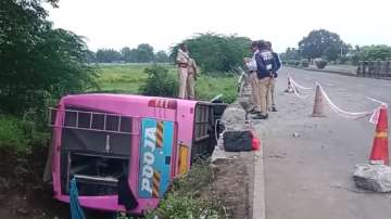 Bus falls off a small bridge at Chhatrapati Sambhaji - Jalna highway