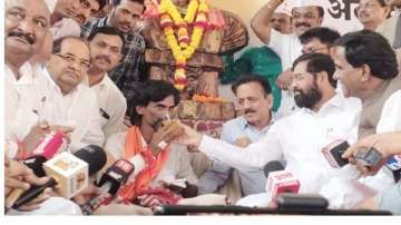 Maratha reservation row: CM Shinde meets Jarange