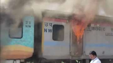 gujarat, gujarat news, gujarat latest news, fire in train, train fire, Humsafar Express fire, 
