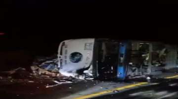 A bus carrying migrants meets an accident in Oaxaca