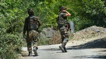 2 army personnel injured in an encounter in J&K's Rajouri