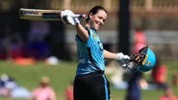 Grace Harris against Perth Scorchers at North Sydney on Oct 22, 2023