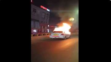 Nagpur Car fire, car catches fire in nagpur, Sitabuldi flyover, Sitabuldi flyover nagpur fire, nagpu