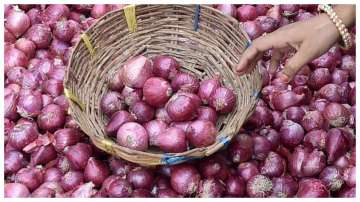 A customer at the market expressed concern about the soaring prices and said that earlier 1 kg of onion was available for Rs 20 now it is priced at Rs 50-60 per kg.