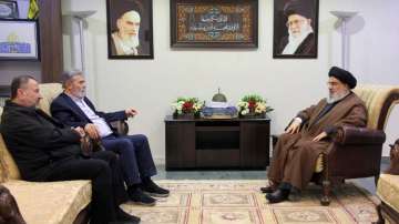 Hezbollah leader Sayyed Hassan Nasrallah (right) meets Palestinian Islamic Jihad's Ziad al-Nakhleh (