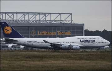 The incident took place on a Lufthansa Airlines flight.