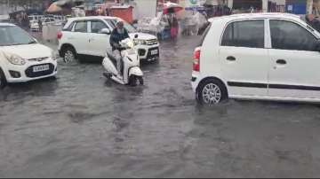 Unseasonal rains accompanied by lightning in Gujarat