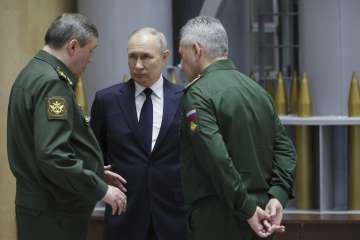 Russia President Vladimir Putin and top defence officials holding a discussion in Moscow.