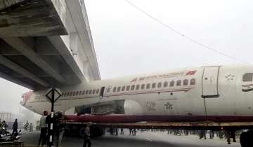 trending news, plane stuck under motihari bridge, plane watch video, Bihar, Airplane gets stuck unde