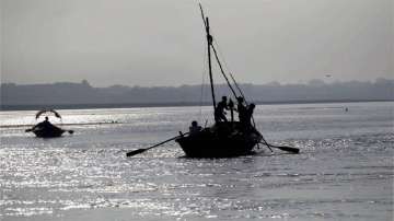 Mumbai fising boat gas leak 