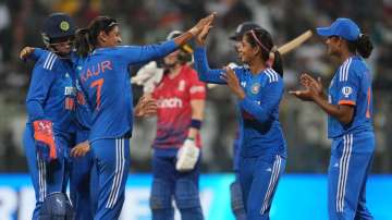 Shreyanka Patil and Harmanpreet Kaur vs England Women in 3rd T20I 