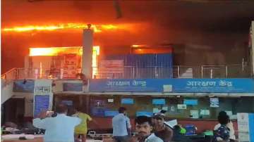 Mumbai fire, Lokmanya Tilak Terminus station
